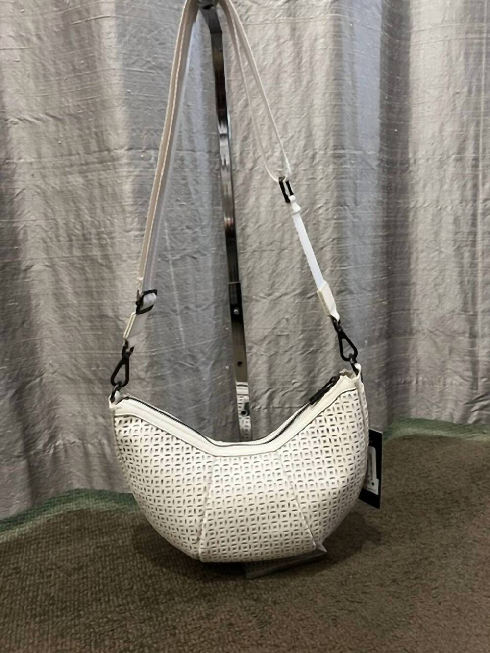NEW THINK ROYLN posh handbag in cream
